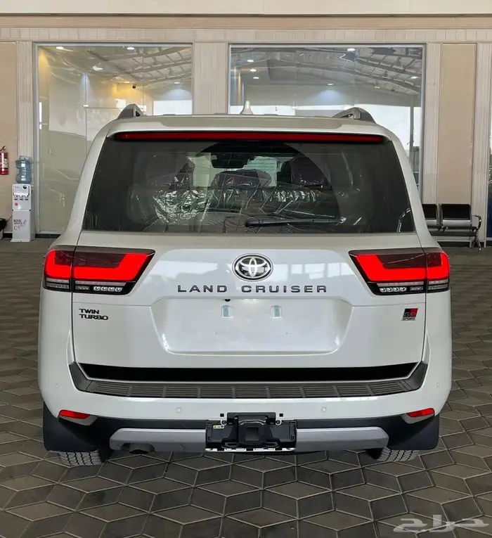 تويوتا لاند كروزر GR 2025 11