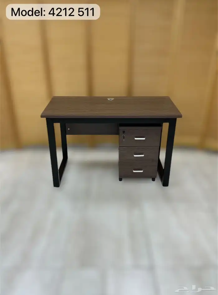 طاولة مكتب بلمسة فنية بأحجام مختلفة 12