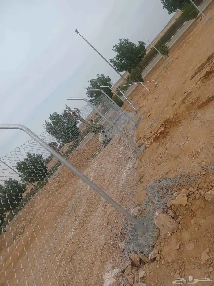 نحن نقوم بتوريد وتركيب جميع انواع الشبوك 5