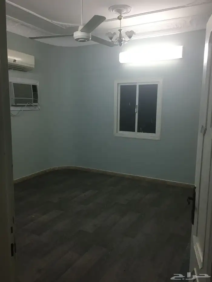 شقة من غرفتين وصاله للايجار عزاب فقط 1