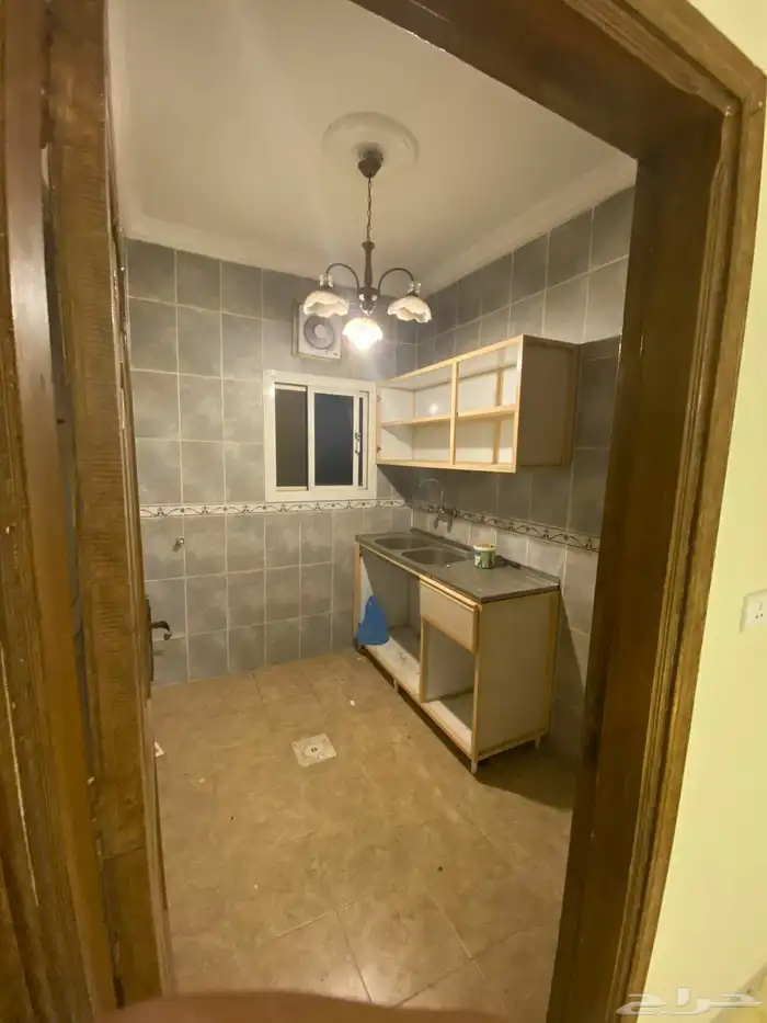 شقق عزاب للايجار الشهري والسنوي حي الصفا جده 3