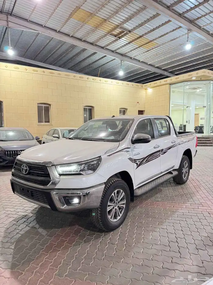 هايلكس غمارتين بنزين دبل فل كامل قير عادي سعودي 2025 0