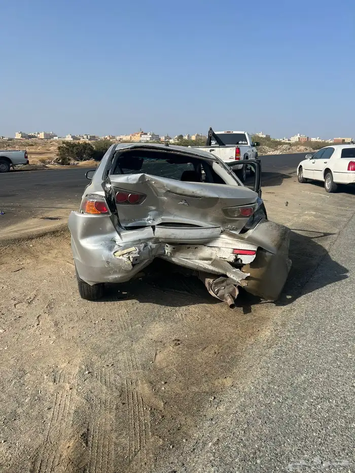 للبيع او تشليح انسر ميتسوبيشي بحالتها الراهنه 2