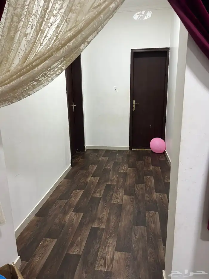 للبيع شقه ارضيه 3 غرف بالمزروعيه بجانب الكورنيش 8