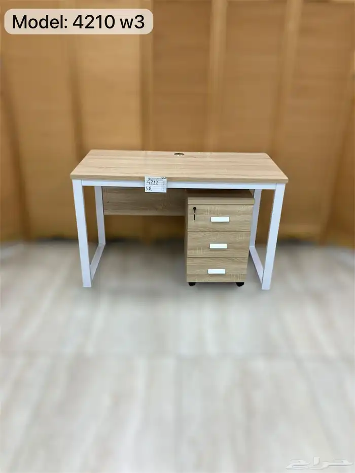 طاولة مكتب بلمسة فنية بأحجام مختلفة 26