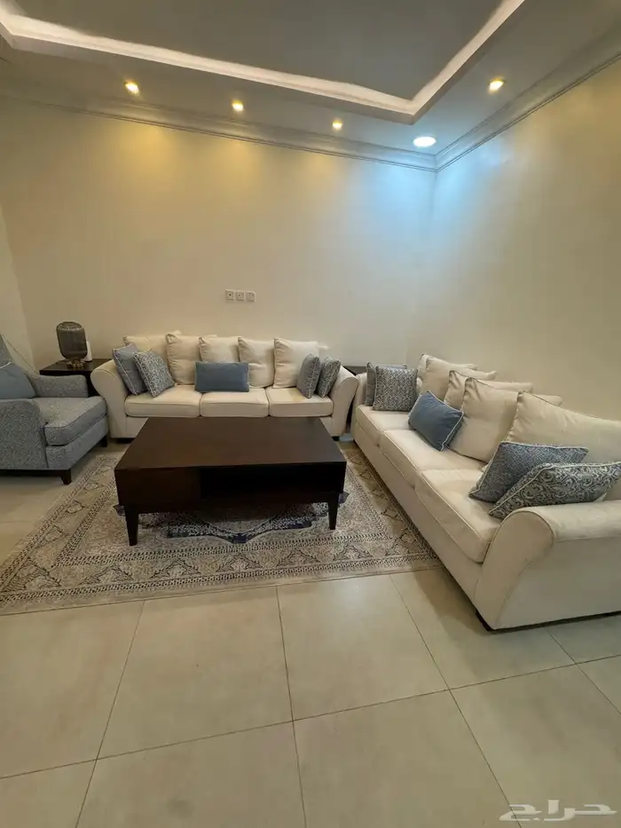 كنب شبه جديد للبيع من قصر السرايا 4