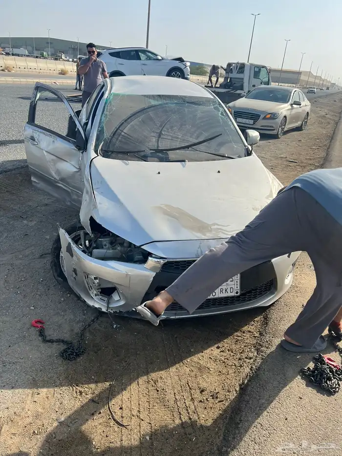 للبيع او تشليح انسر ميتسوبيشي بحالتها الراهنه 1