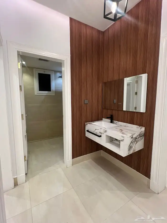 شقة للإيجار دور أول الرياض حي الملقا 75.000 5