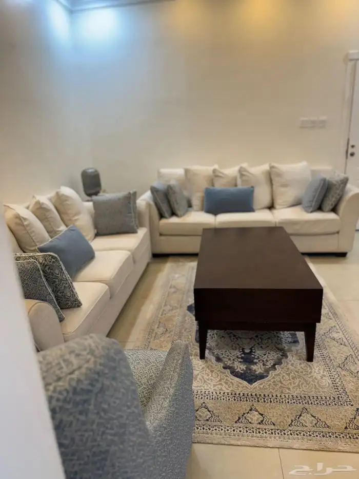 كنب شبه جديد للبيع من قصر السرايا 1