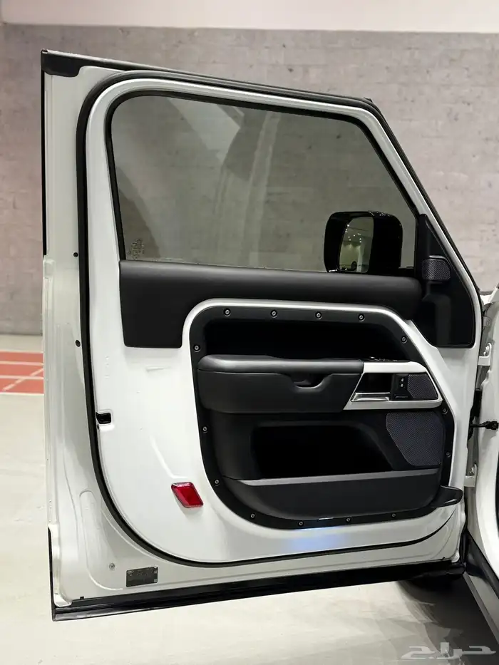 ديفندر 90 HSE P400 3