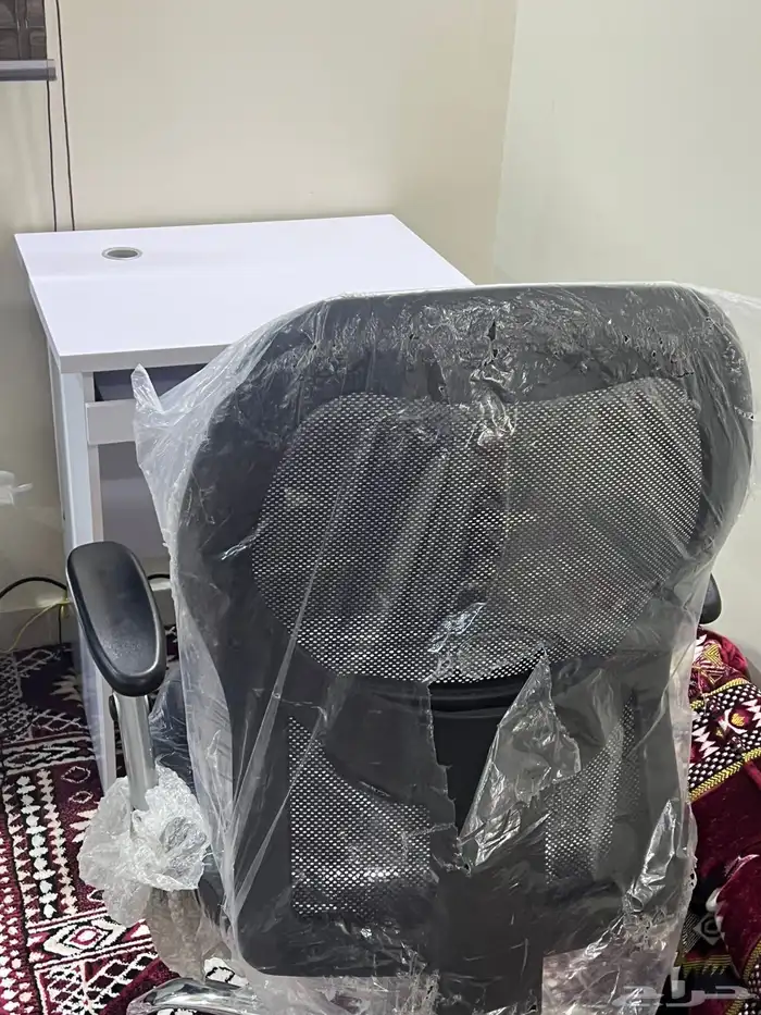كرسي مكتبي معا طاولة جديد 1