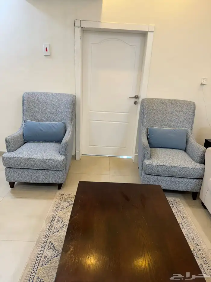 كنب شبه جديد للبيع من قصر السرايا 0