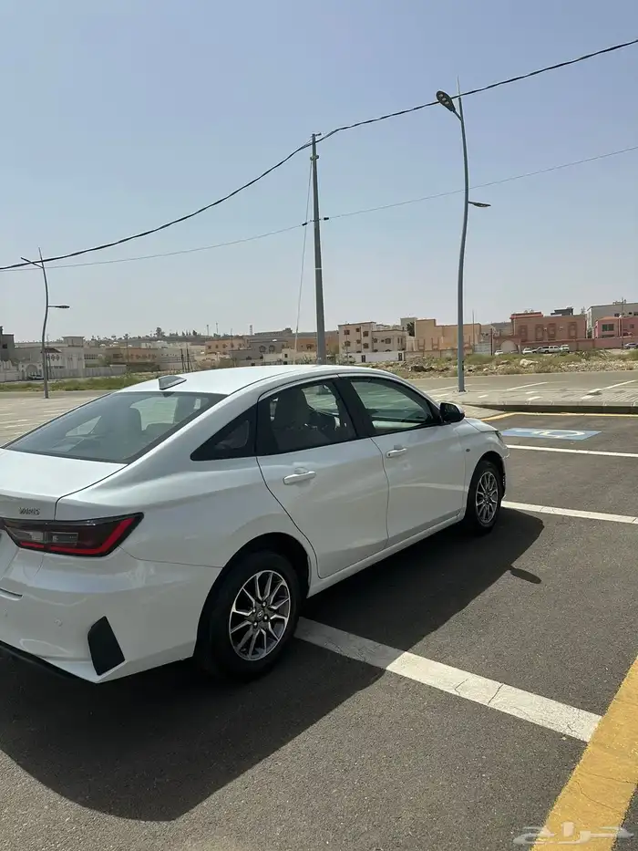 تويوتا يارس 2024 3