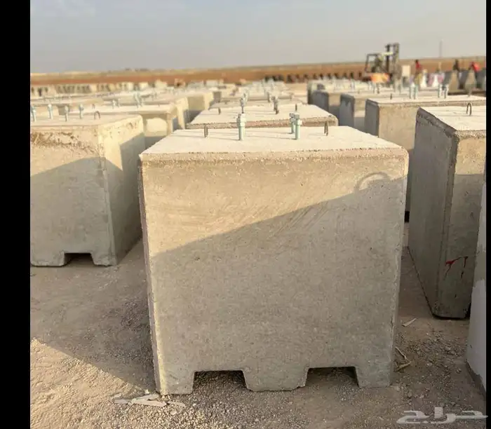 عامود حامل عقود لمبات المخيمات 3