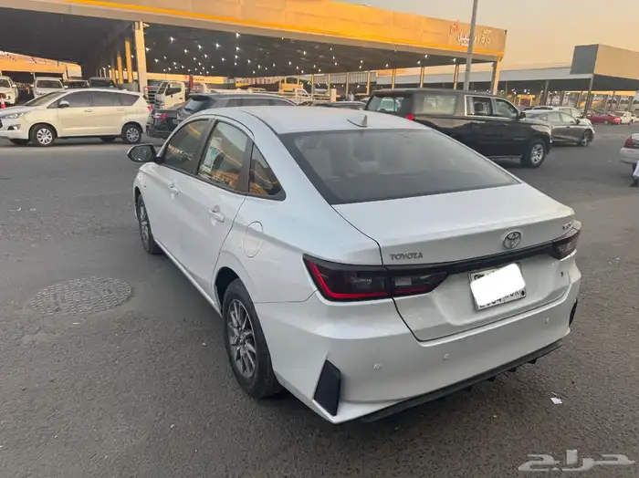 تويوتا يارس 2023 3