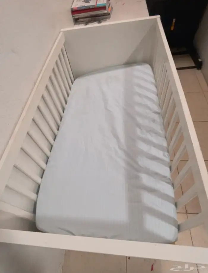 سرير ايكيا استعمال نظيف جدا بالمرتبه 1