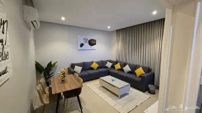 شقه مفروشه غرفه وصاله مع حديقه دور ارضي بحي النرجس 0