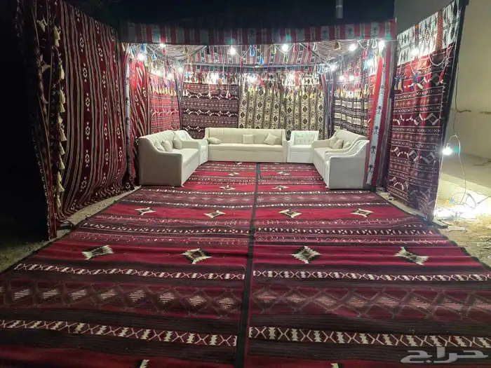 يوجد لدينا كراسي وطاولات وكانت ثلاثي ومفرد صبابين وصبابات 8