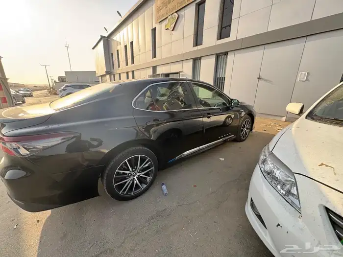 كامري جي ال اي هايبرد 2023 4