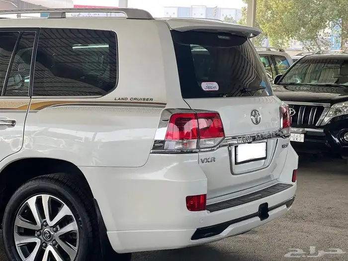 لاندكروزر نصيف سعودي 2016 VX.R 9