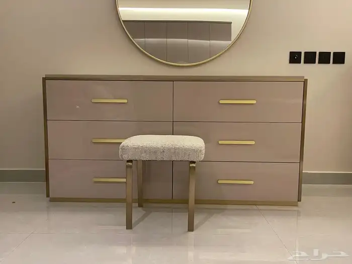 غرفة نوم مع مرتبة 2