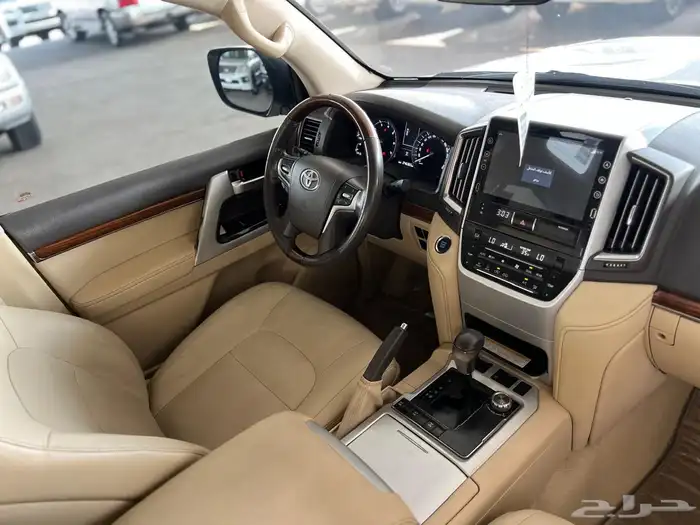 لاندكروزر نصيف سعودي 2016 VX.R 11