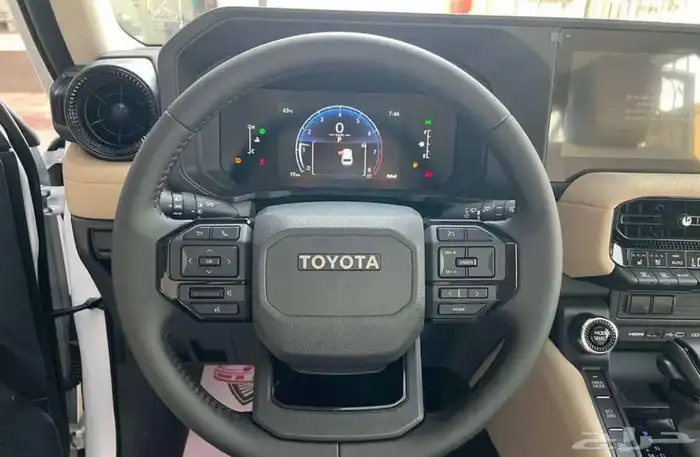 تويوتا برادو 2025 TXL2 ابيض لؤلؤي 3