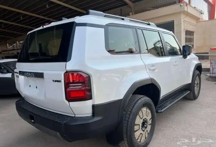 تويوتا برادو 2025 TXL2 ابيض لؤلؤي 5