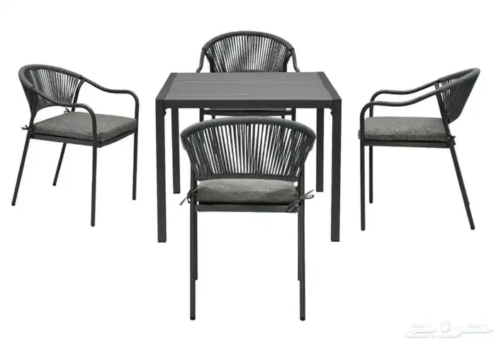 طاولات وكراسي بأشكال جديدة 1