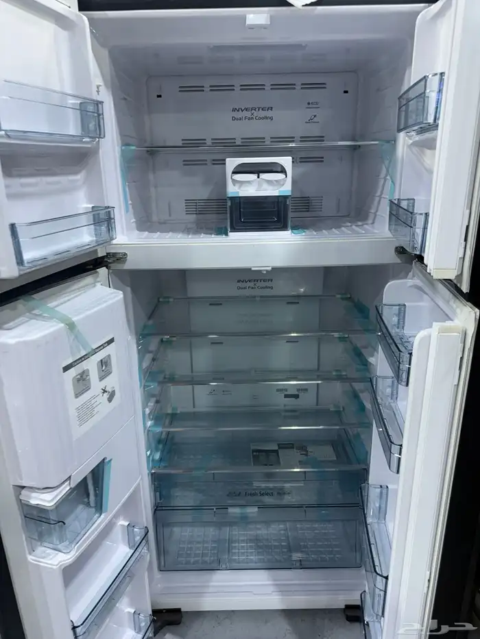 ثلاجه هيتاشتي 4 أبواب زجاج مع براده استوك 3