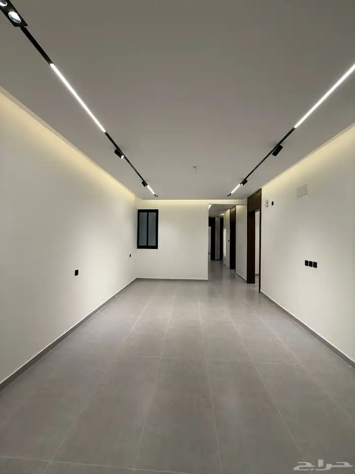 للبيع شقق علويه بسطح خاص بموقع مميز بحي الراقي ع برحه مسجد 10