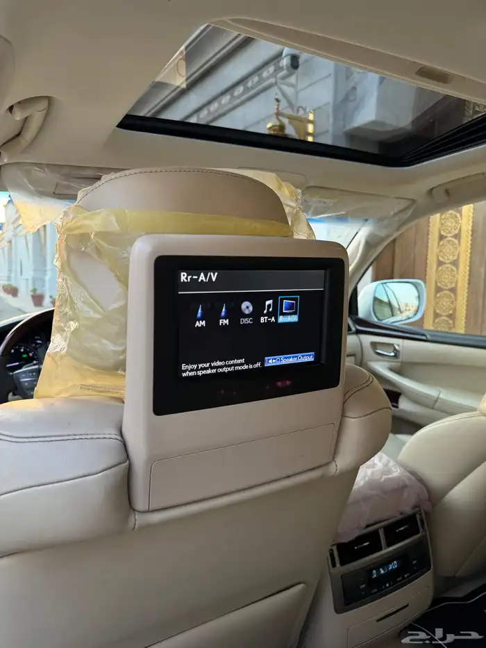 للبيع جيب لكزس LX 570 2014 S شبه الجديد 73