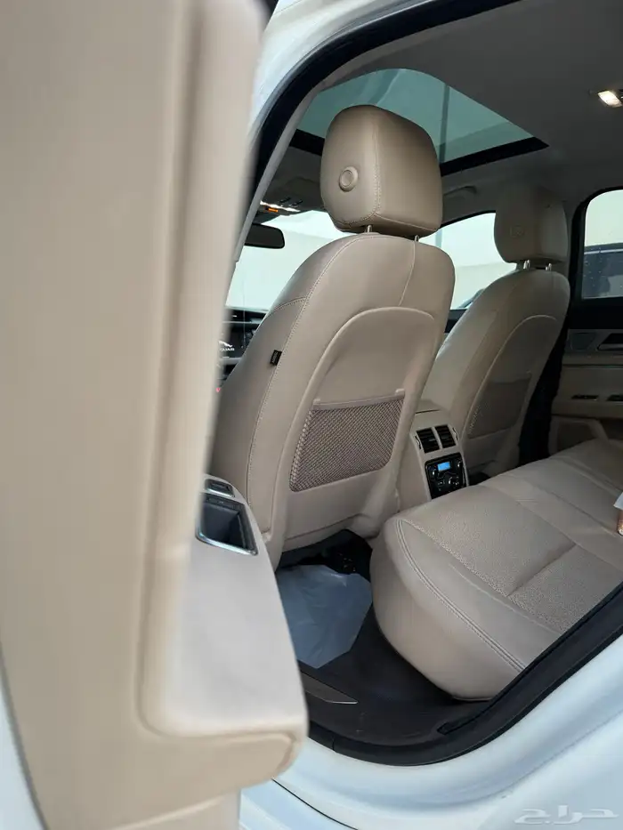 جاكوار XF 2018 10