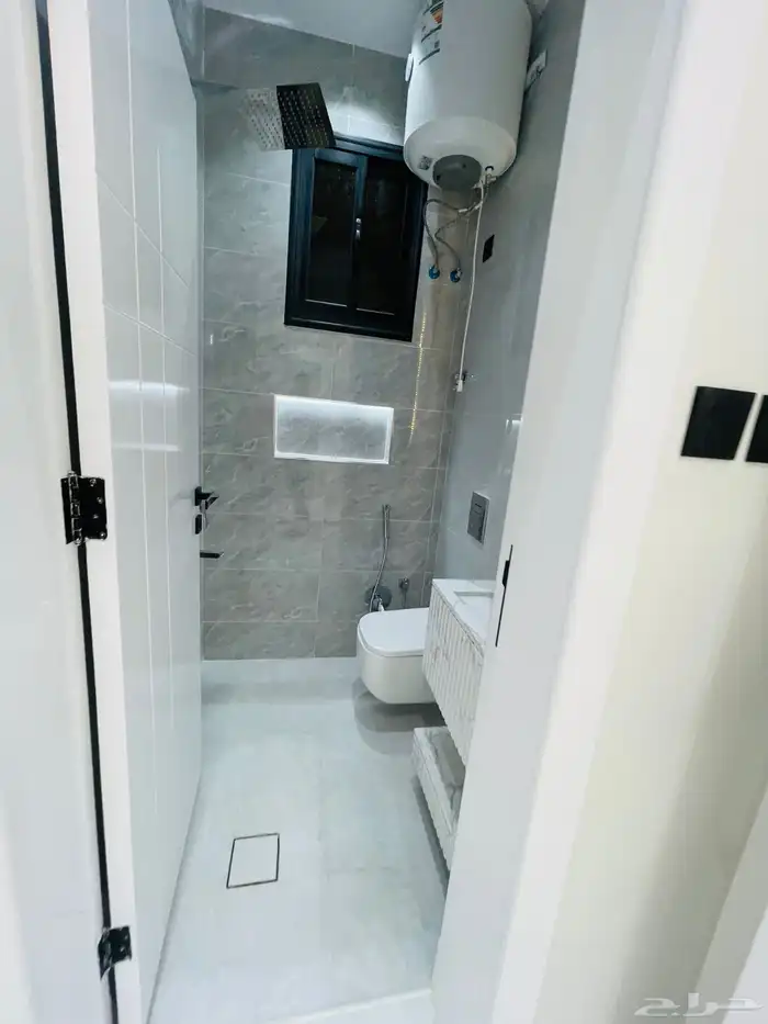 للبيع شقق علوي مع سطح مصعد راكب حي الإسكان بسعر 550 الف 20