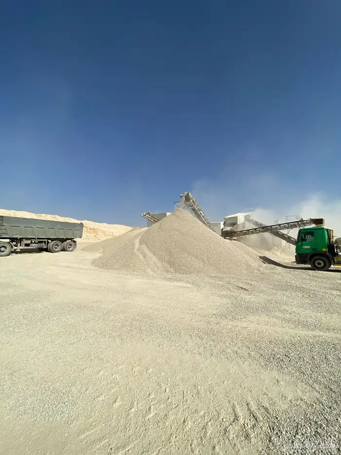 متوفر لدينا بحص 3 8. 3 4 زيرو وبودره 2