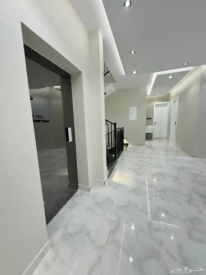 للبيع فلة شمال الخميس موقع مميز جوار مسجد والخدمات 10