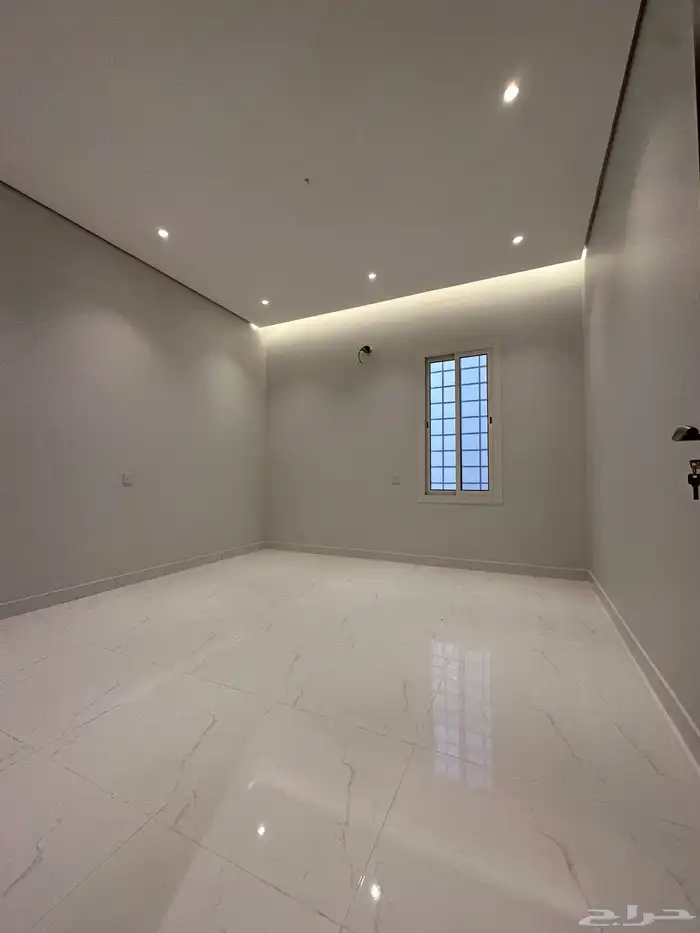 شقه للبيع خمس غرف وصاله ومدخل سياره 13