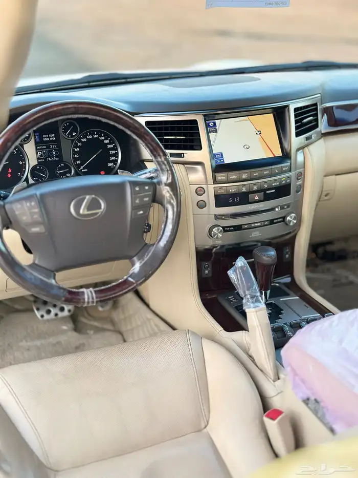 للبيع جيب لكزس LX570 DD موديل 2015 19