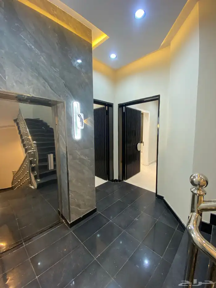 للبيع روف علوي مع ملحق تشطيب فاخرمساحة كبيرةحي الجوهر670الف 7