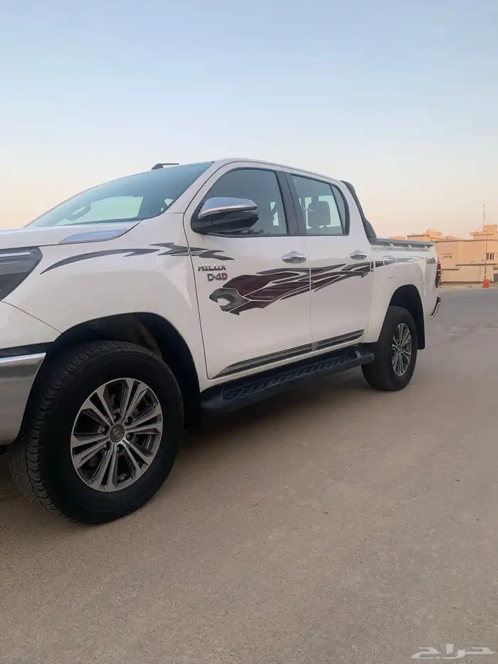 هايلوكس دبل ديزل جحم 2400 شرط 5