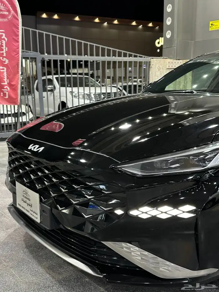 كيا K8 نص فل 2022 اسود لدى معرض(عبيد الرشيدي) 16