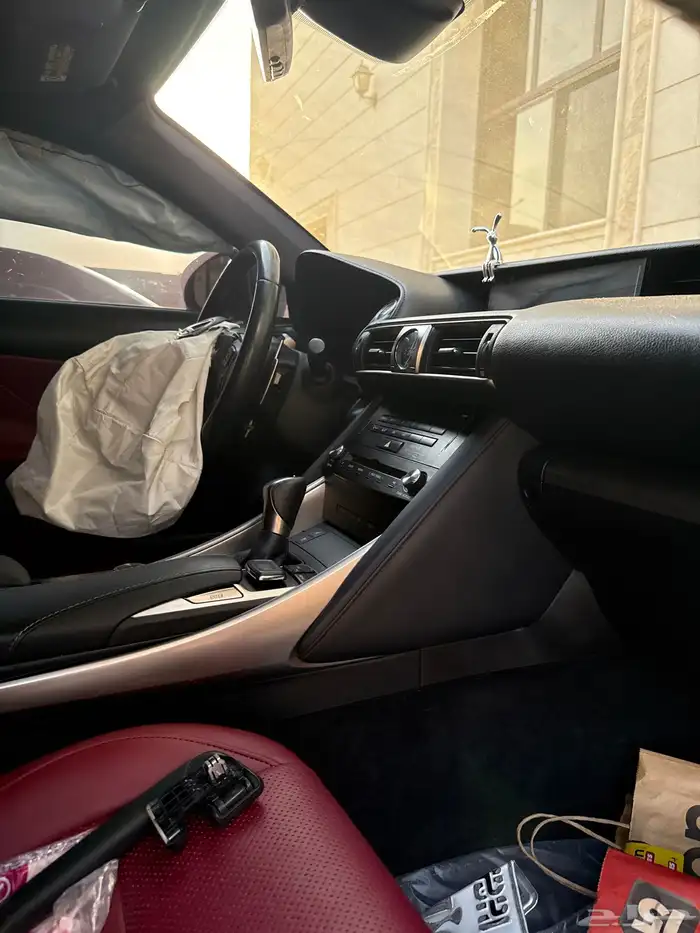 لكزس is350 f sport اصلي 2017 تشليح او لوحات دبي 13