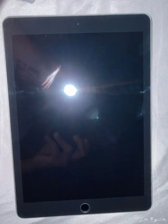 ايباد اير 2 جهاز نظيف خالي من المشاكل البيع على السوم 1