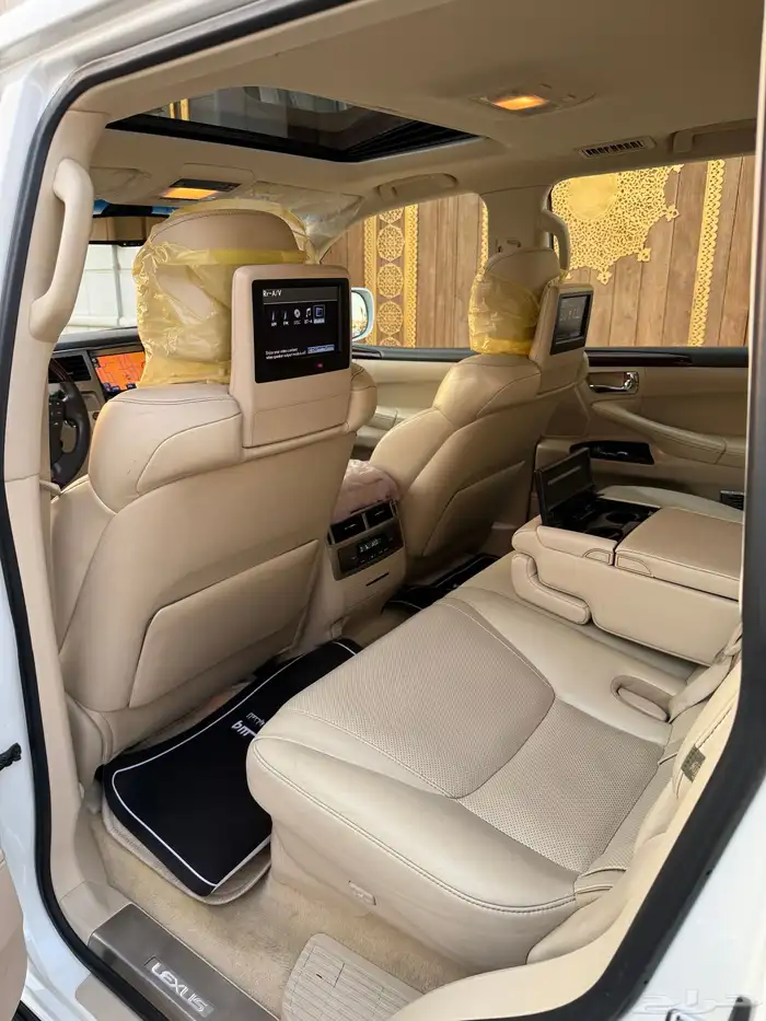 للبيع جيب لكزس LX 570 2014 S شبه الجديد 67