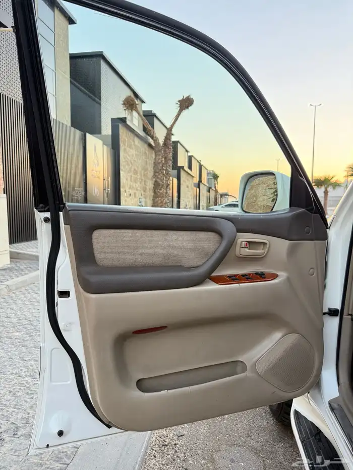 لاندكروزر GXR جكسار قير عادي اساس فل 2006 بريمي 25