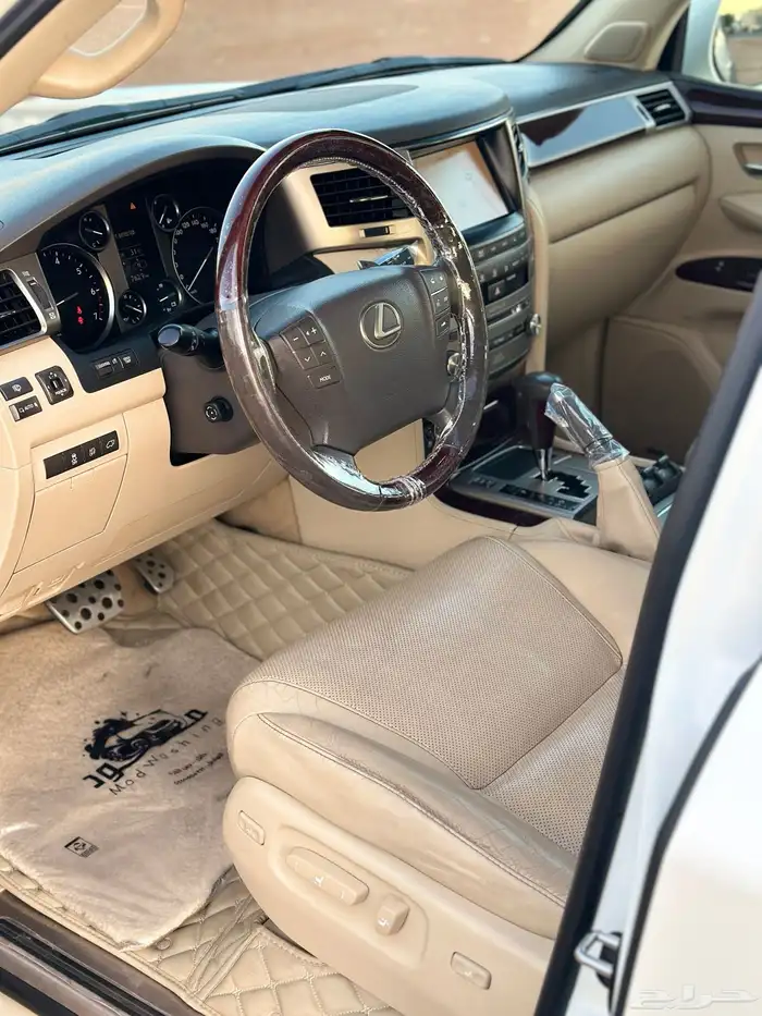 للبيع جيب لكزس LX570 DD موديل 2015 18