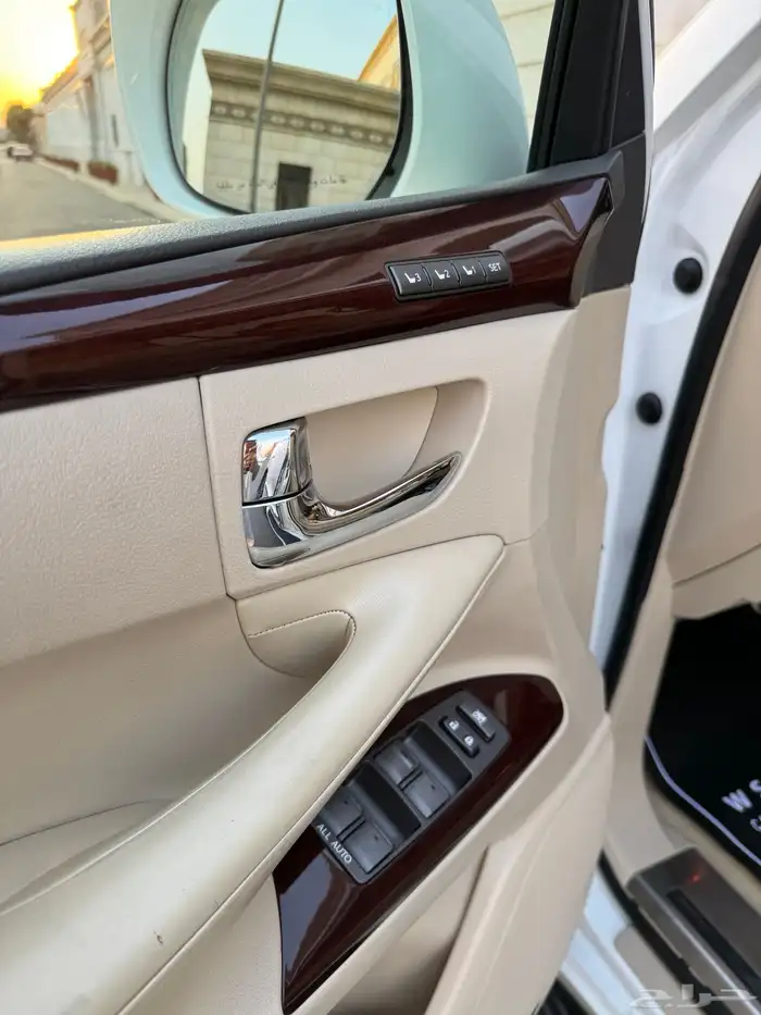 للبيع جيب لكزس LX 570 2014 S شبه الجديد 49