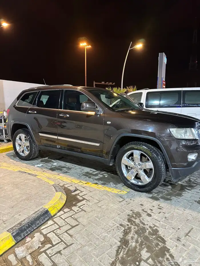جيب جراند شيروكي اوفرلاند 2013 v8 5.7 للبيع 22