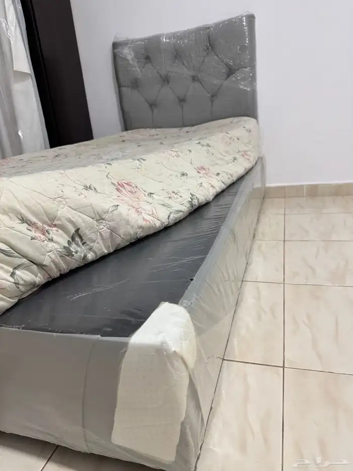 سرير شبه جديد بتغليفه 2