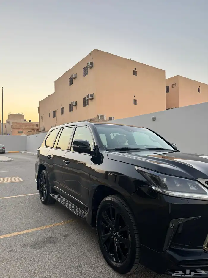للبيع جيب لكزس بلاك اديشن 2020 سعودي 0